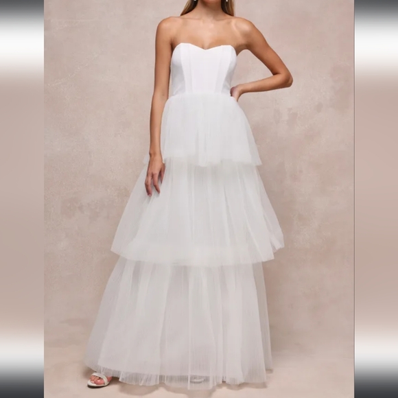 LULU'S WHITE Tulle Tiered Maxi Dress Small - Picture 1 of 4